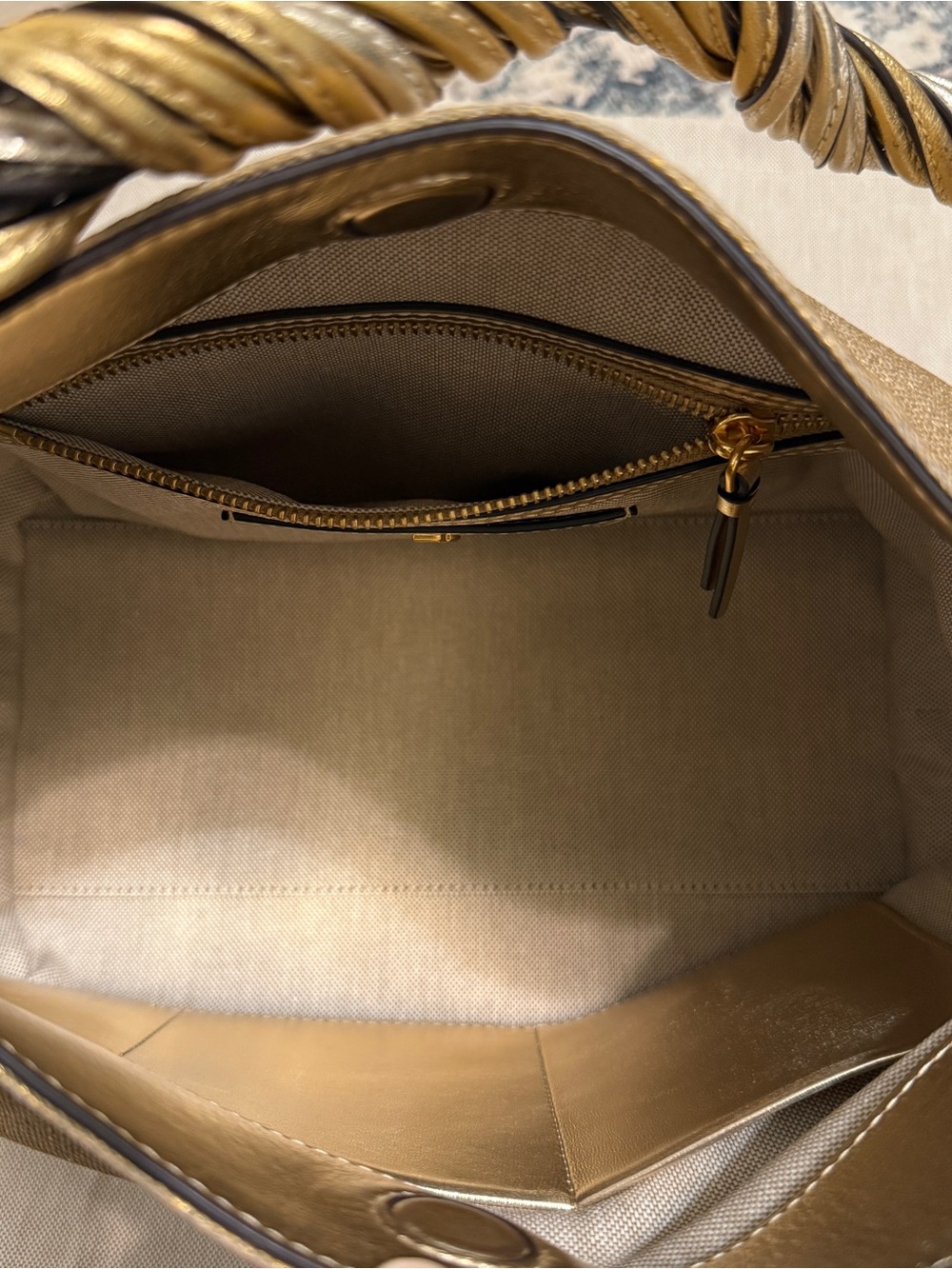 🦋 Donna Karan| Glenwood Small Gold Metallic Shoulder Bag NWOT (includes dustbag) - Picture 8 of 13